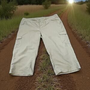 Columbia PFG Plus Size 10W Cargo Shorts Women Khaki Omni-Shade UPF 50 Bermuda